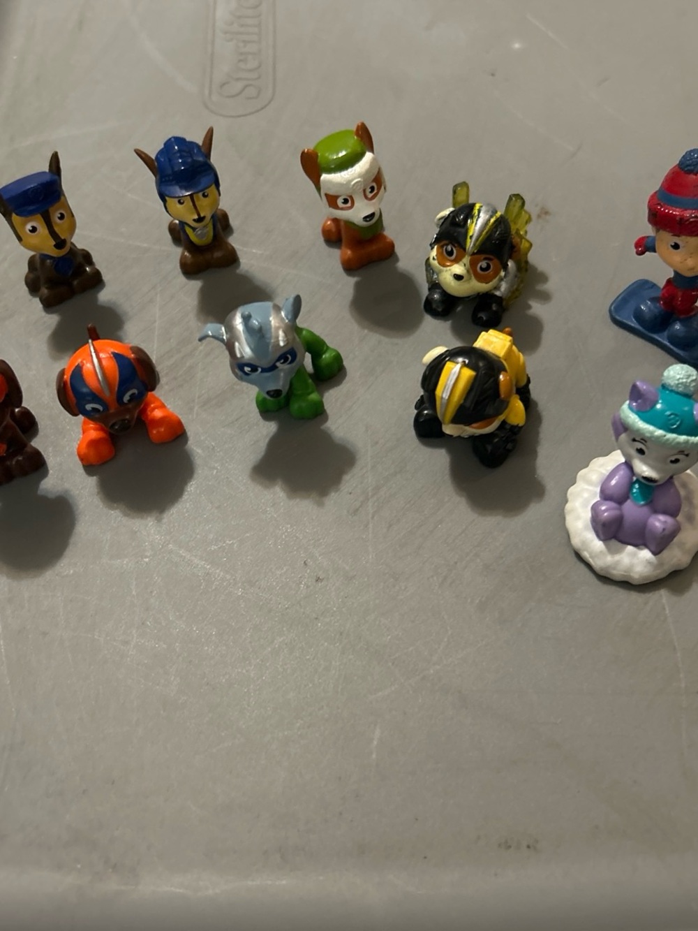 Paw Patrol Mini Figures Assorted Blue Yellow Orange Green Purple